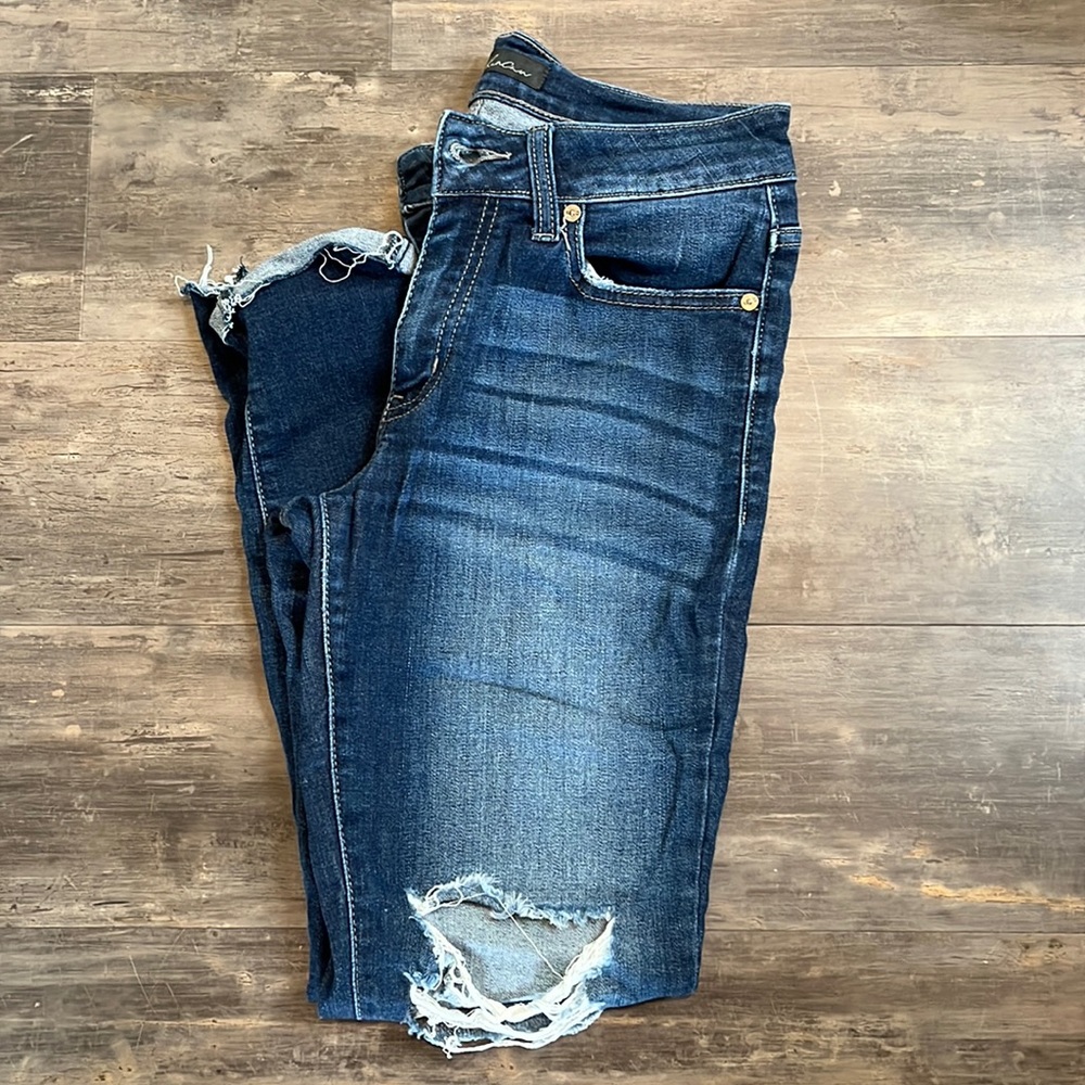 KanCan Skinny distressed jeans size 26R